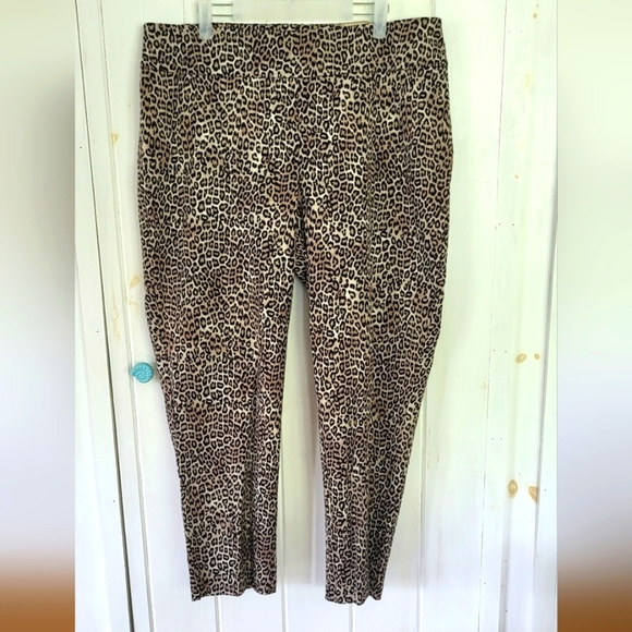 Chico"s Fabulously Slimming Pull-On Animal Print Pants - Picture 1 of 6